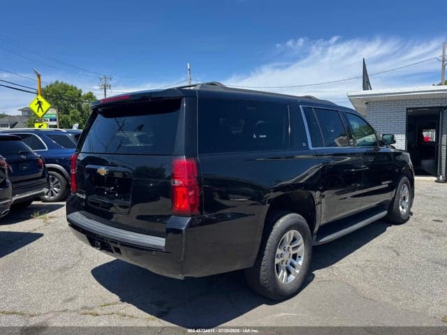2017 CHEVROLET SUBURBAN LT 4