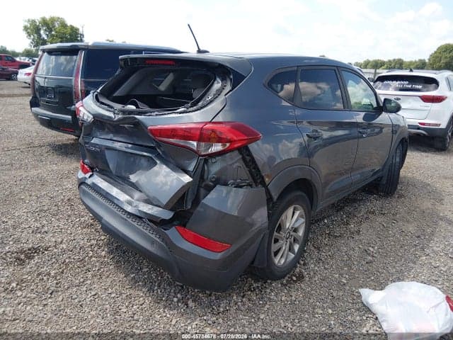 2017 HYUNDAI TUCSON SE 4