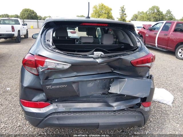 2017 HYUNDAI TUCSON SE 6
