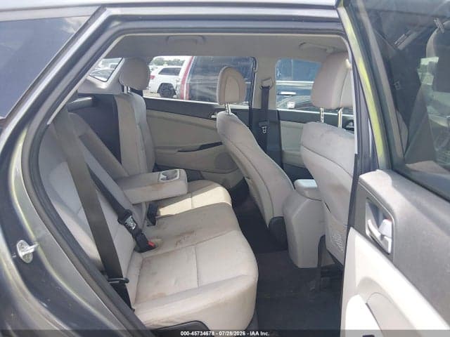 2017 HYUNDAI TUCSON SE 8