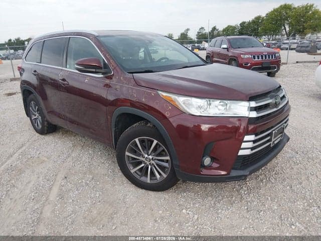 2018 TOYOTA HIGHLANDER XLE - 1