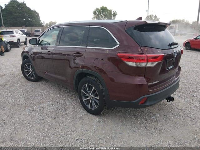 2018 TOYOTA HIGHLANDER XLE 3