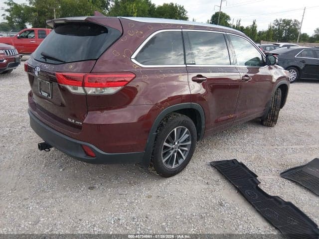 2018 TOYOTA HIGHLANDER XLE 4