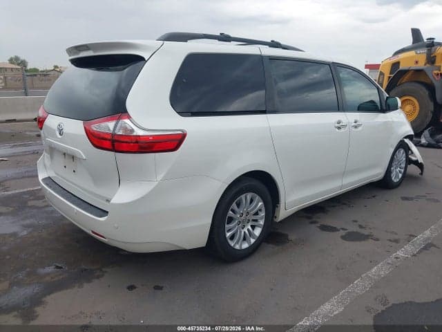 2017 TOYOTA SIENNA XLE 8 PASSENGER 4