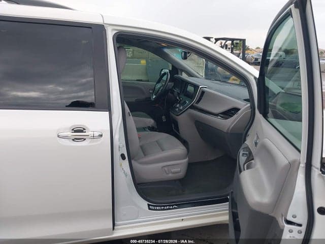 2017 TOYOTA SIENNA XLE 8 PASSENGER 5