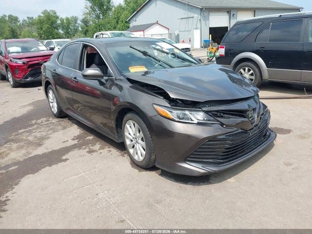 2018 TOYOTA CAMRY LE 1