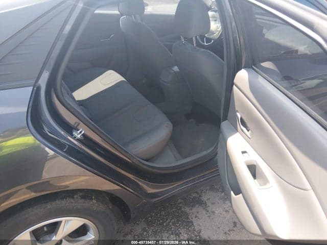 2021 HYUNDAI ELANTRA SE 8