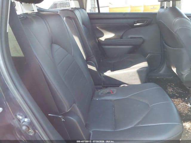 2020 TOYOTA HIGHLANDER XLE 8