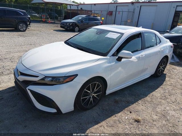 2021 TOYOTA CAMRY SE AWD 13