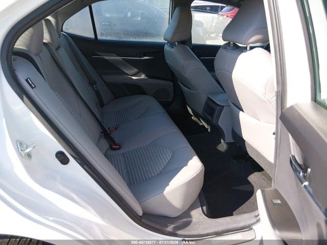 2021 TOYOTA CAMRY SE AWD 8