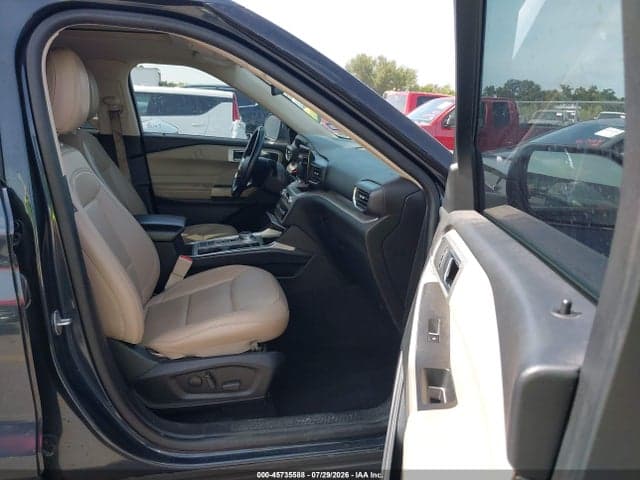 2022 FORD EXPLORER XLT 5