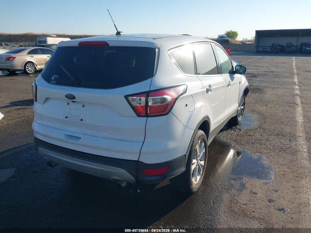 2017 FORD ESCAPE SE 4