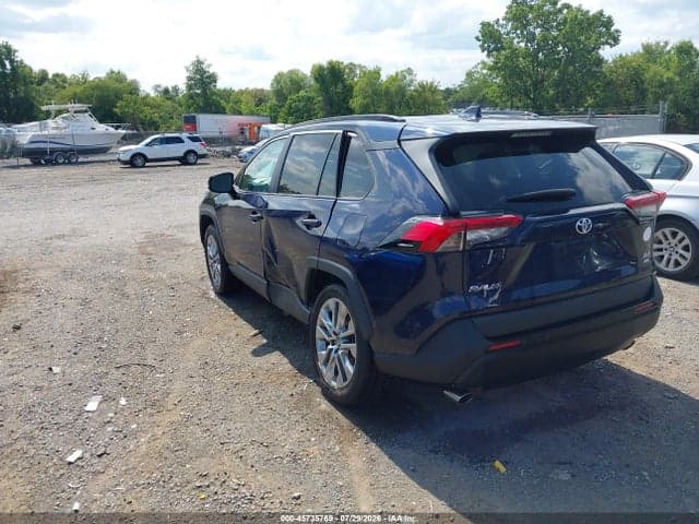 2019 TOYOTA RAV4 XLE PREMIUM 3