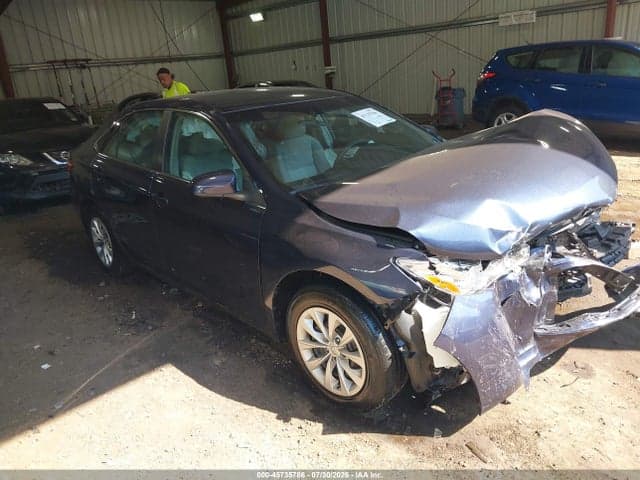 2017 TOYOTA CAMRY LE - 1