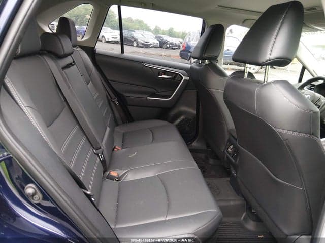 2025 TOYOTA RAV4 HYBRID XLE PREMIUM 8