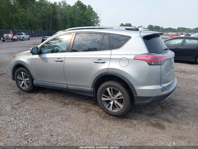 2018 TOYOTA RAV4 XLE 3