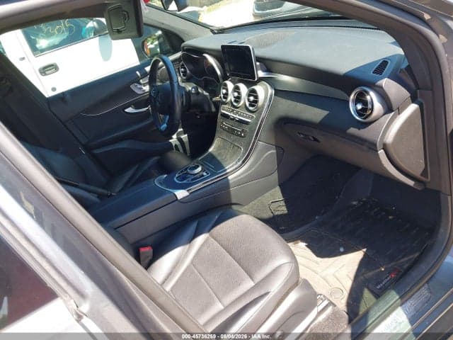 2017 MERCEDES-BENZ GLC 300 4MATIC 5