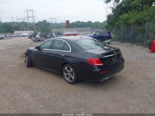2017 MERCEDES-BENZ E 300 4MATIC 3