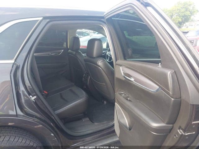 2017 CADILLAC XT5 LUXURY 8