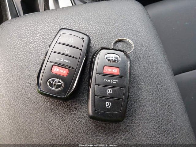 2025 TOYOTA CAMRY SE 11
