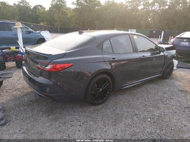 2025 TOYOTA CAMRY SE 4
