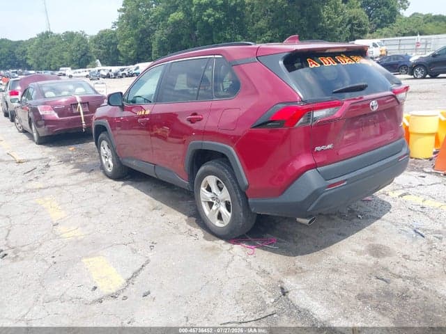 2021 TOYOTA RAV4 XLE 3
