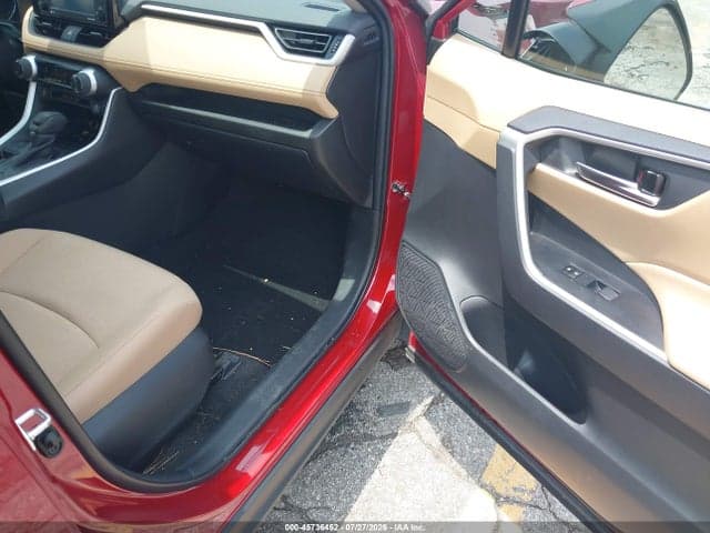 2021 TOYOTA RAV4 XLE 5