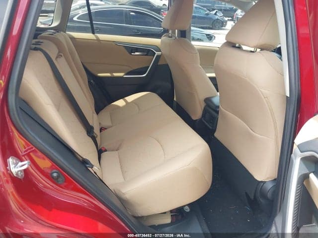 2021 TOYOTA RAV4 XLE 8