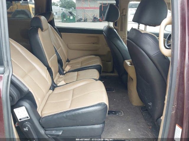 2017 KIA SEDONA LX 8