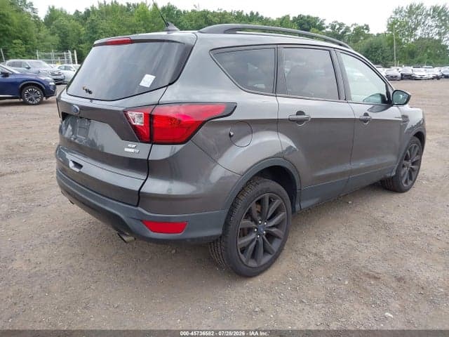 2019 FORD ESCAPE SE 4