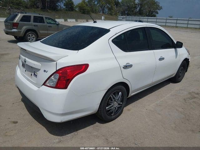2017 NISSAN VERSA 1.6 SV 4