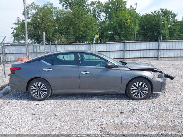 2024 NISSAN ALTIMA SV 13
