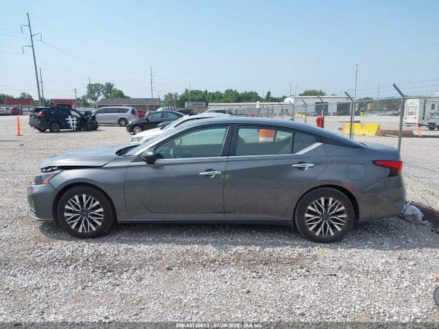 2024 NISSAN ALTIMA SV 14