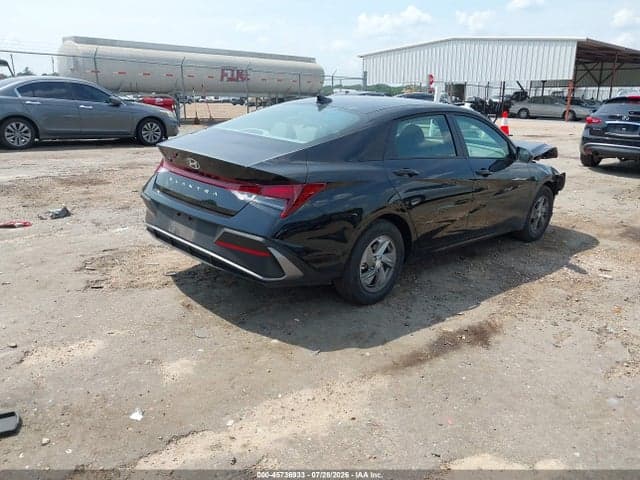 2026 HYUNDAI ELANTRA SE 4