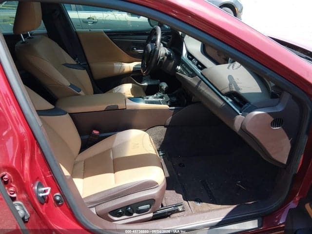 2021 LEXUS ES 300H 5