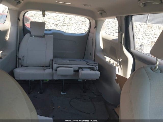 2017 KIA SEDONA L 8