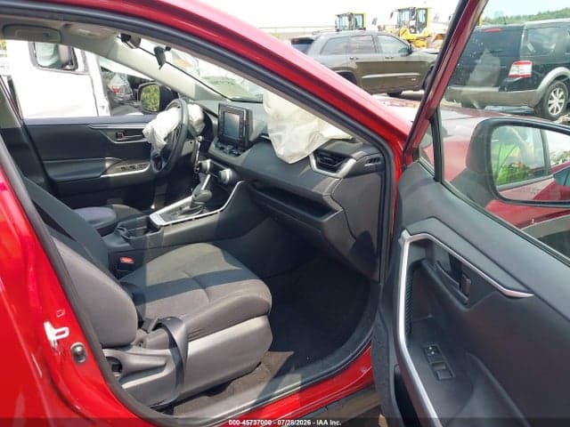 2019 TOYOTA RAV4 LE 5