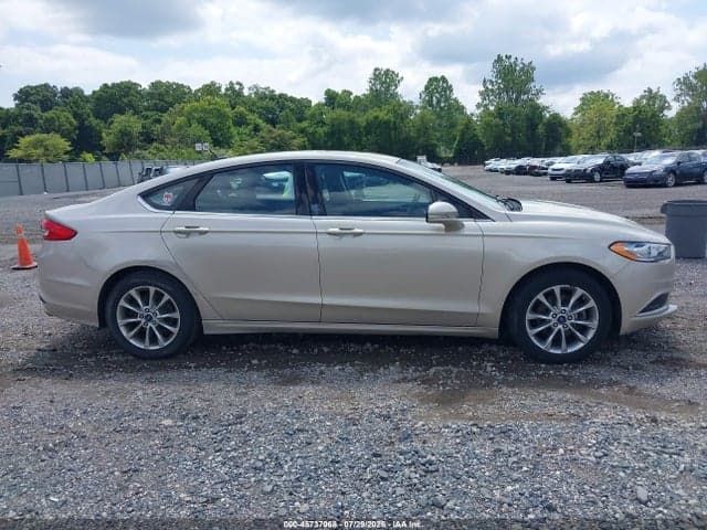 2017 FORD FUSION SE 13
