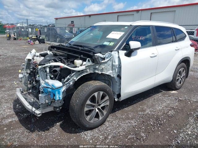 2023 TOYOTA HIGHLANDER XLE 2