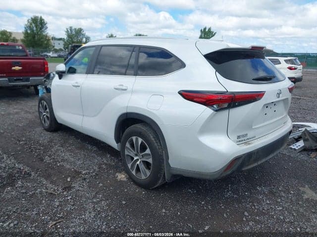 2023 TOYOTA HIGHLANDER XLE 3