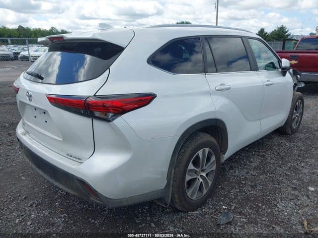 2023 TOYOTA HIGHLANDER XLE 4