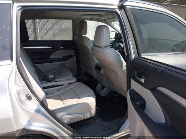 2018 TOYOTA HIGHLANDER XLE 8