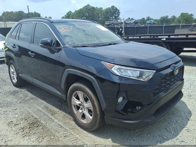 2020 TOYOTA RAV4 XLE 1