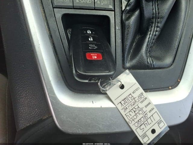 2020 TOYOTA RAV4 XLE 11