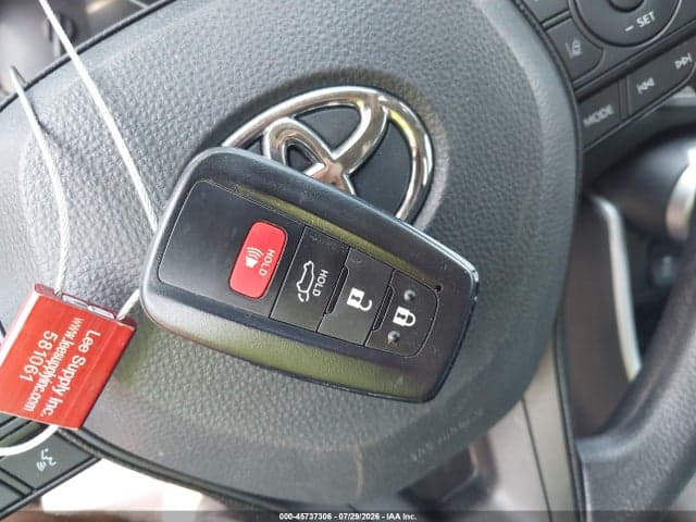 2025 TOYOTA RAV4 XLE 11