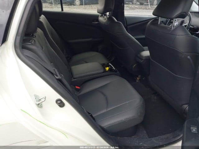 2017 TOYOTA PRIUS PRIME ADVANCED 8