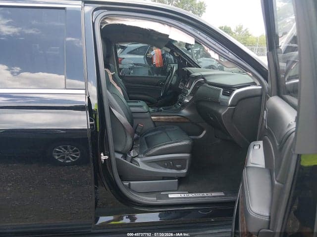 2017 CHEVROLET SUBURBAN LT 5