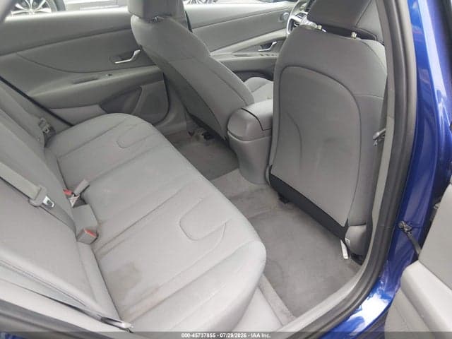 2022 HYUNDAI ELANTRA SE 8