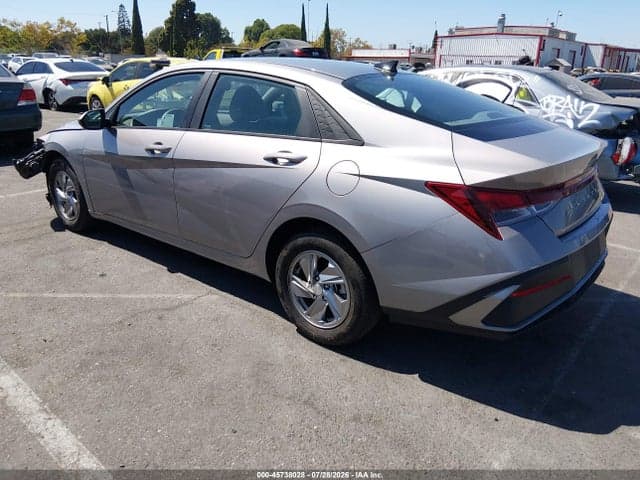 2025 HYUNDAI ELANTRA SE 3