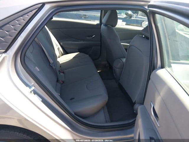 2025 HYUNDAI ELANTRA SE 8